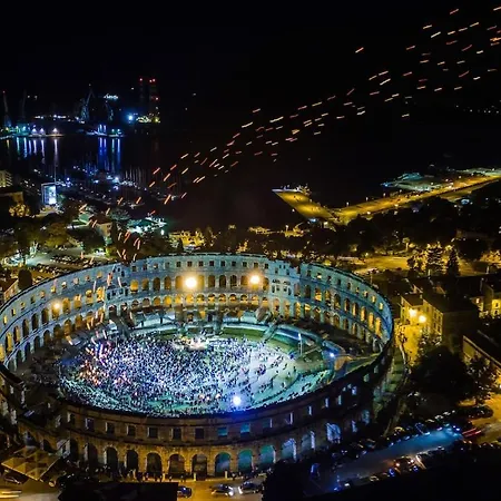 Olive Garden 3 Km From Center And 4 Km From The Póla