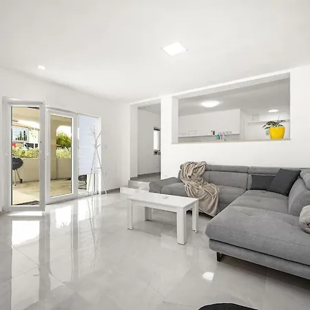 Appartement Olive Garden 3 Km From Center And 4 Km From The Pula