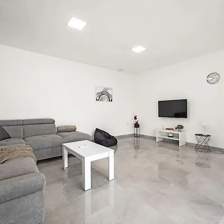 Olive Garden 3 Km From Center And 4 Km From The *