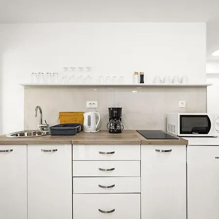 Olive Garden 3 Km From Center And 4 Km From The Apartamento Pula