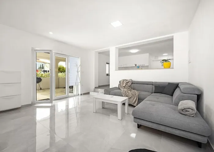 Apartment Olive Garden 3 Km From Center And 4 Km From The Pula