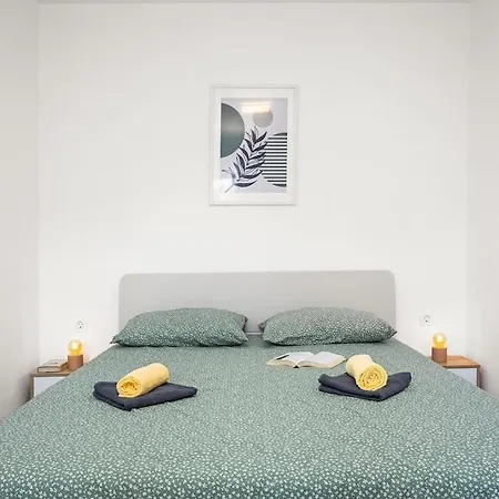 Olive Garden 3 Km From Center And 4 Km From The Appartement