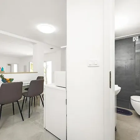 Appartement Olive Garden 3 Km From Center And 4 Km From The *